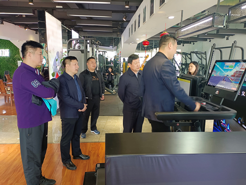 展示木衛六跑步機