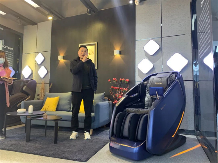 zoty中欧体育官方网站體育集團(tuán)旗下品牌—銳珀?duì)柵e行新款4D穴感總裁按摩椅S500內(nèi)訓(xùn)會(huì)