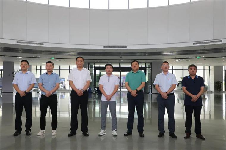 zoty中欧体育官方网站體育陪同舒華體育來濱考察體育產業發展情況